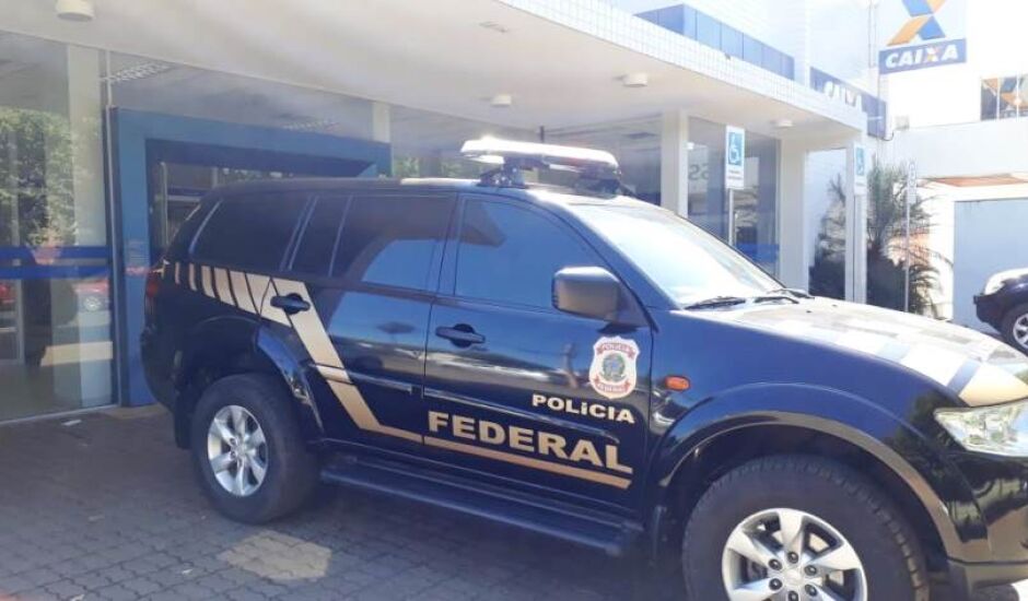 Agência da Caixa é interdita pela Polícia Federal durante operação