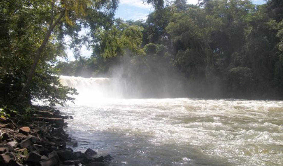 Salto do Rio Aporé, localizado na região de Cassilândia (MS)