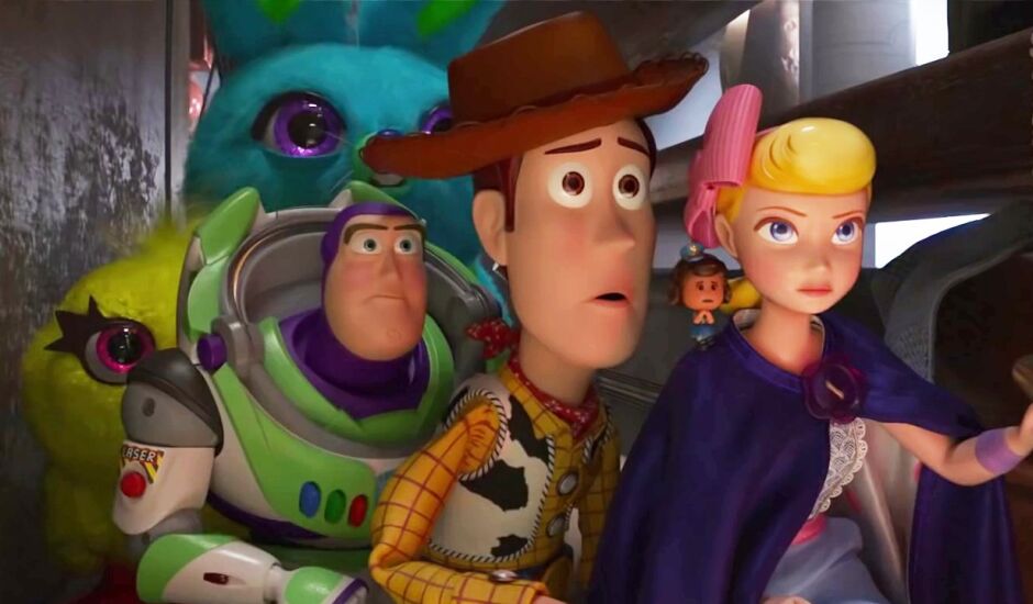 O filme que será exibido é o lançamento infantil Toy Story 4 na versão dublada e em 2D