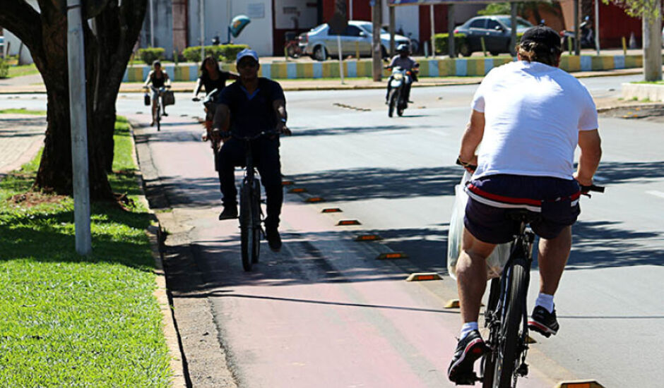 Projeto visa conscientizar os usuários de bicicletas comuns e elétricas sobre regras de trânsito