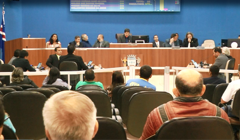 Vereadores autorizam prefeitura contrair empréstimo de R$ 243 milhões