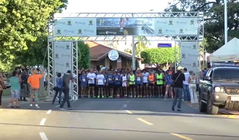 Primeira Corrida de Rua da PM de Três Lagoas reuniu 300 atletas para o evento