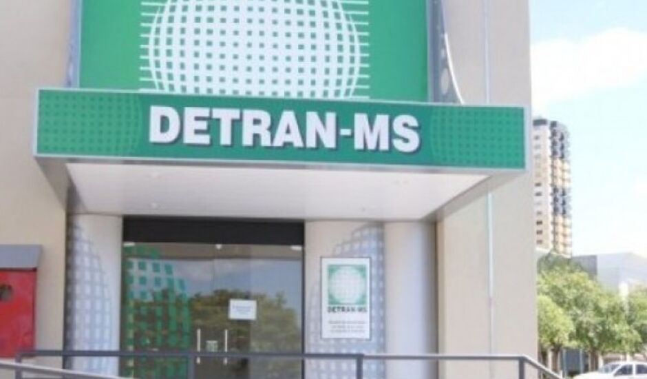 Servidores do Detran são contra decreto de oito horas