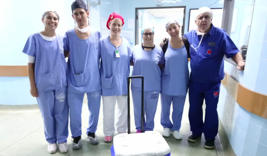 Equipe de médicos e enfermeiros, em foto, pouco antes do retorno a Brasília e São Paulo
