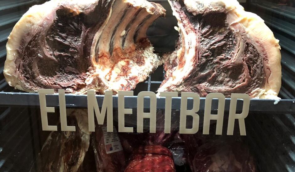 Bardeni - El MeatBar, pequeno restaurante especializado em carnes nobres oferece cortes como: picanha, entrecôte de Angus do Nebrasca - EUA e Charolais da França