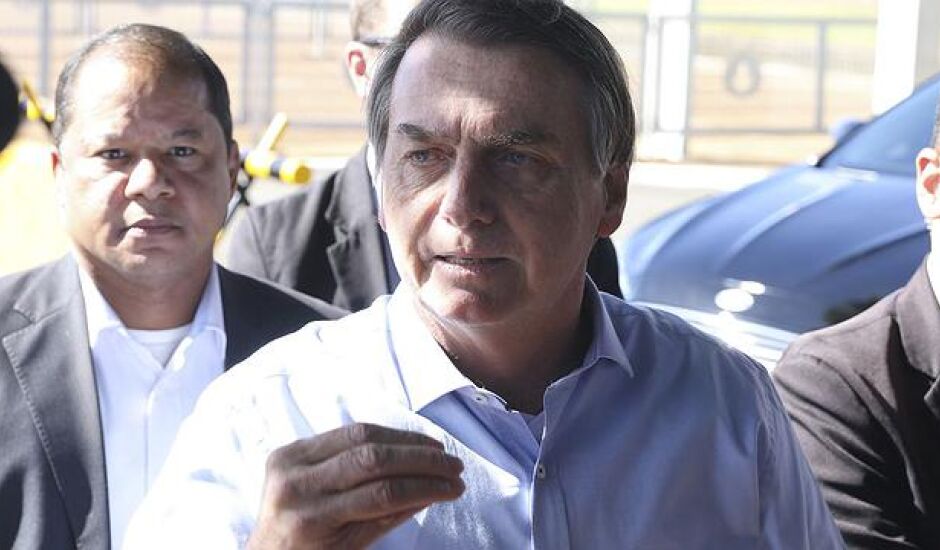 O presidente Jair Bolsonaro disse neste domingo (21) que pode avaliar, no futuro, a redução da multa de 40% do saldo do FTGS