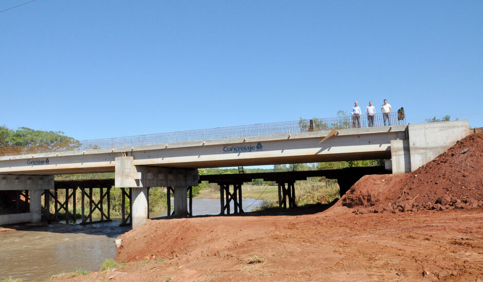 Sinicato Rural comemora a finalização da obra da ponte que liga MS a GO