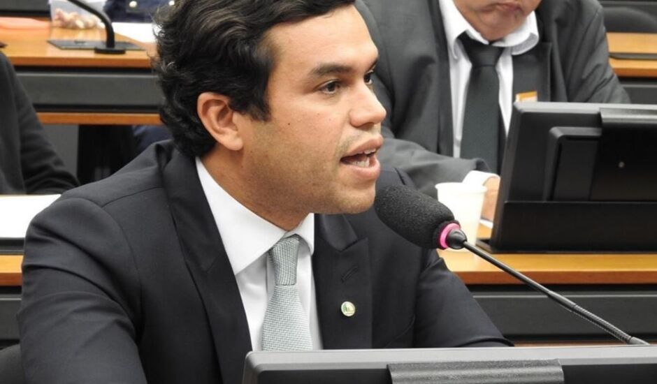 Beto Pereira quer exame do Revalida uma vez por ano