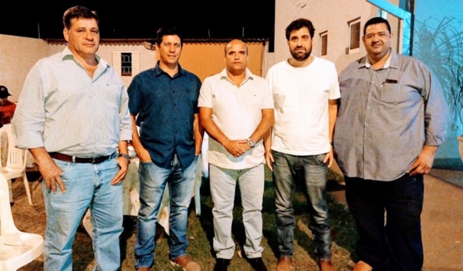 Esq p/ direita ( Eduardo Sanches, Gustavo Carvalho, Fabrício Barcelos, Rodrigo Piva e Mauro Sampaio)