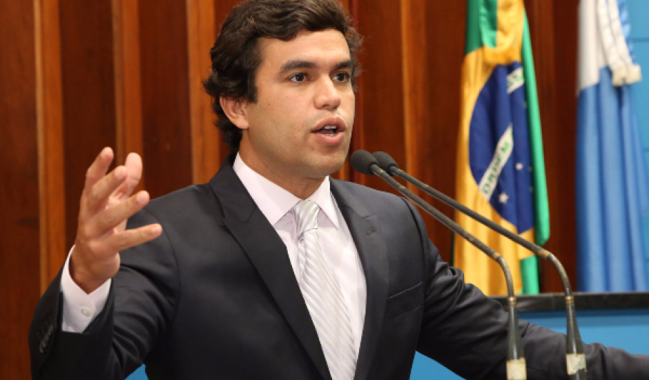 Beto Pereira requer presença de Ministro de Minas e Energia