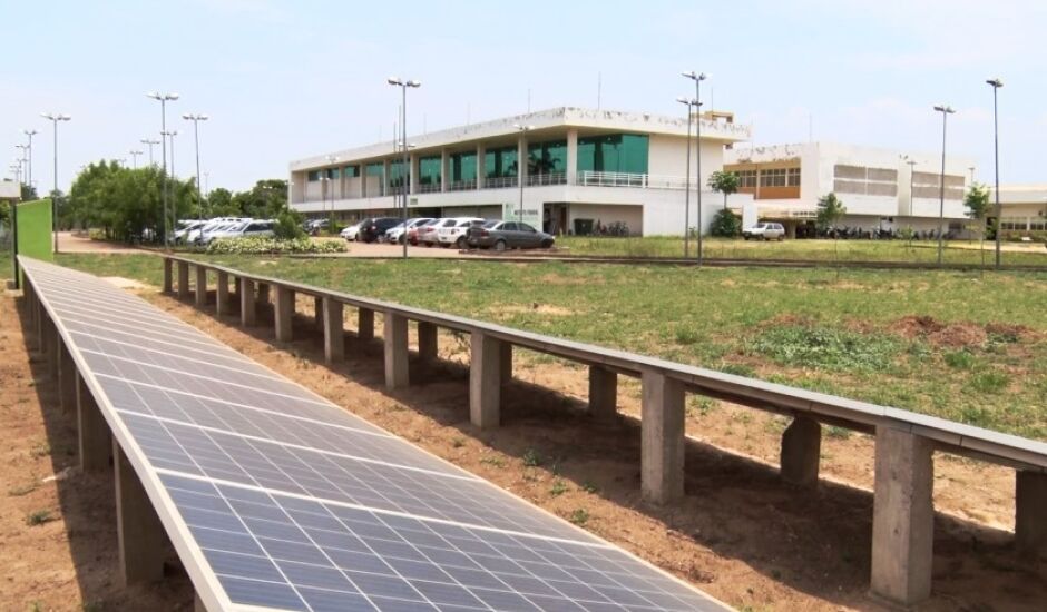 Placas de energia solar podem gerar economia de até R$ 4 mil por mês