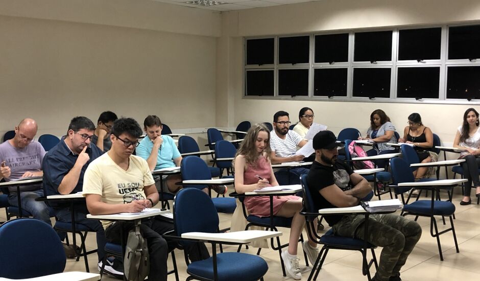 Projeto ensina português de forma gratuito para estrangeiros