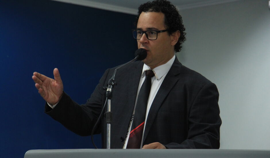 Relator da Comissão Especial, vereador Delegado Wellington (PSDB), questiona gestão do maior hospital do Estado