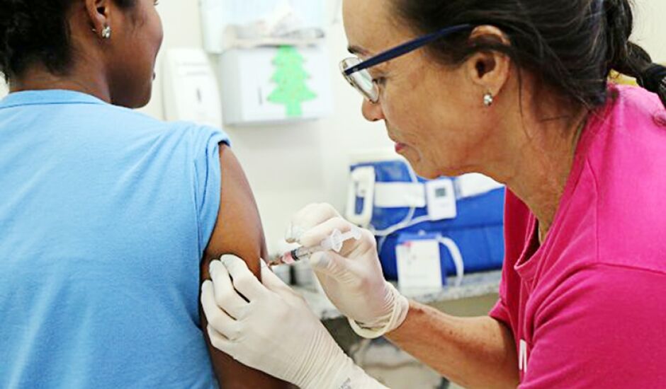 Mais de 2,7 mil moradores foram vacinados
