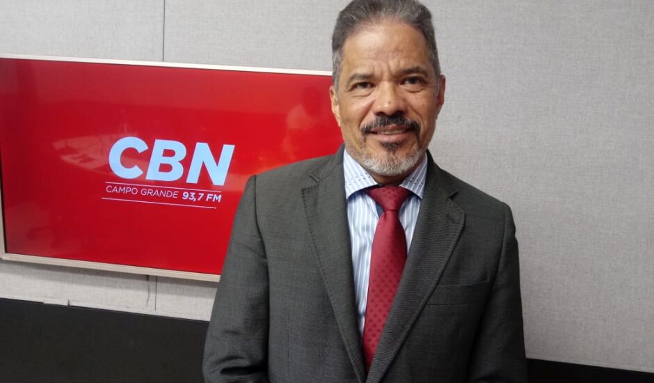 Adilson Trindade fala sobre política toda segunda, quarta e sexta-feira na CBN Campo Grande.