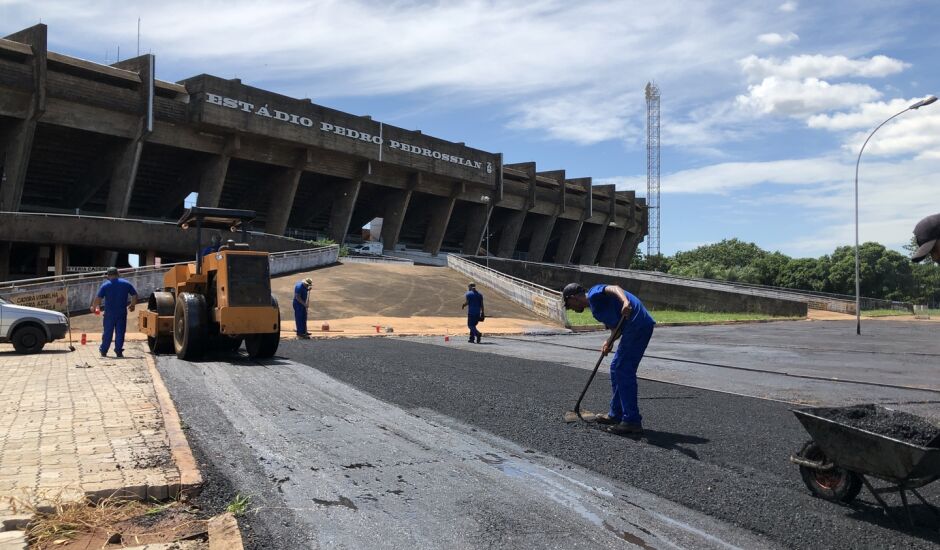 Obras ainda estão sendo realizadas na entrada do Estádio