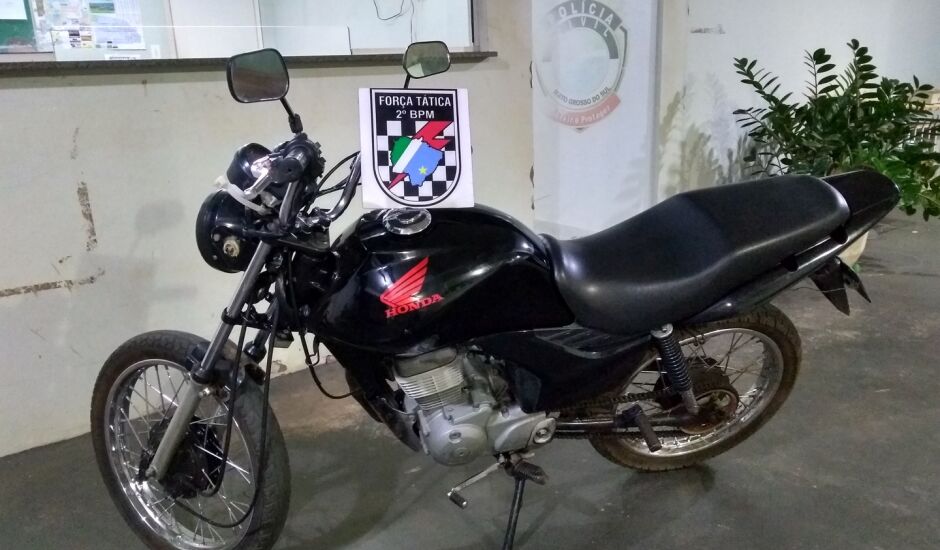 Polícia Militar recupera moto furtada em menos de uma hora do furto