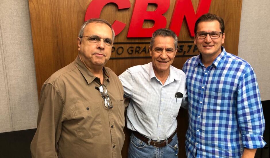 CBN Agro com Éder Campos e Jorge Zaidan, que receberam o engenheiro agrônomo Antônio Rosa, da Embrapa.