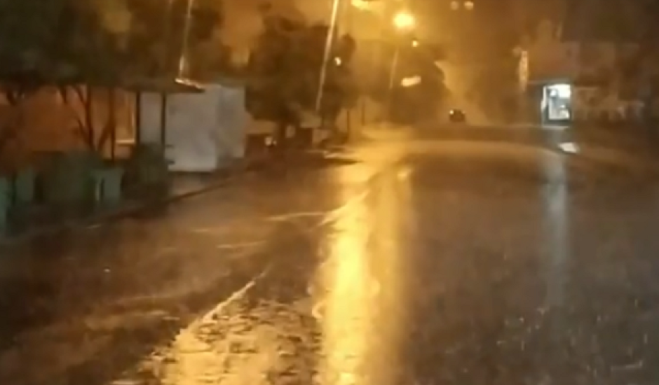 A chuva também marcou a primeira noite em que os paranaibenses não puderam sair às ruas
