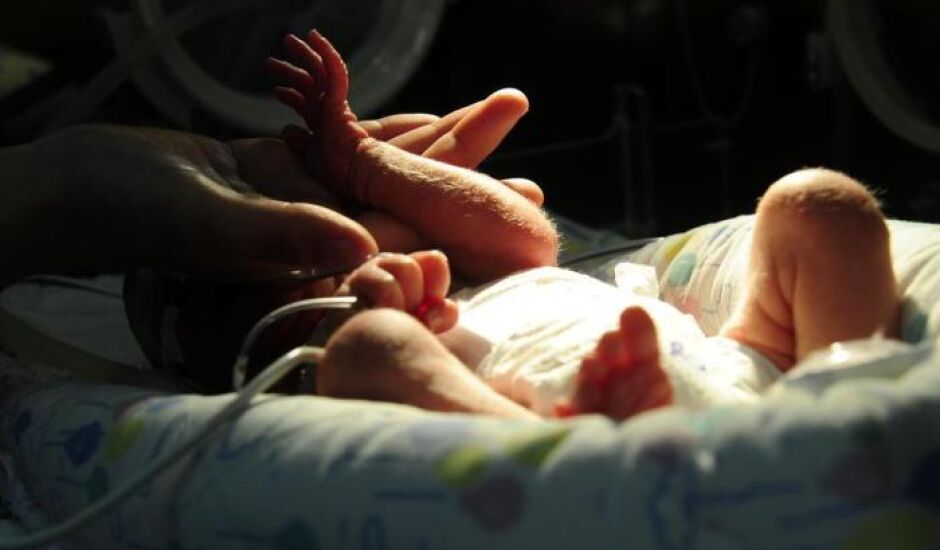 Vírus Sincicial Respiratório pode causar bronquiolite em bebês, explica pediatra
