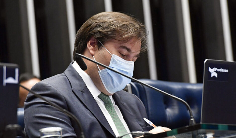 Rodrigo Maia já fala em retomar reformas após pandemia de coronavírus