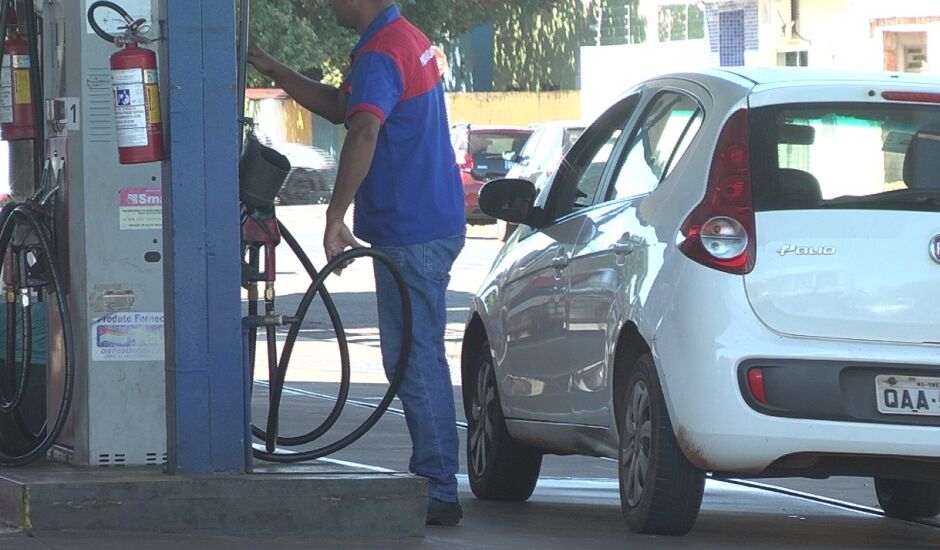 Valor médio da gasolina comercializado em fevereiro, em Três Lagoas, foi R$ 4,06