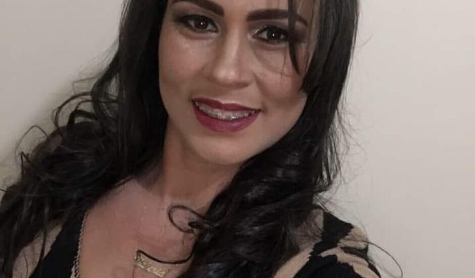 Valéria Ribeiro, 30 anos, morta pelo ex-namorado, Sergio Silva, na noite de quinta-feira (14)