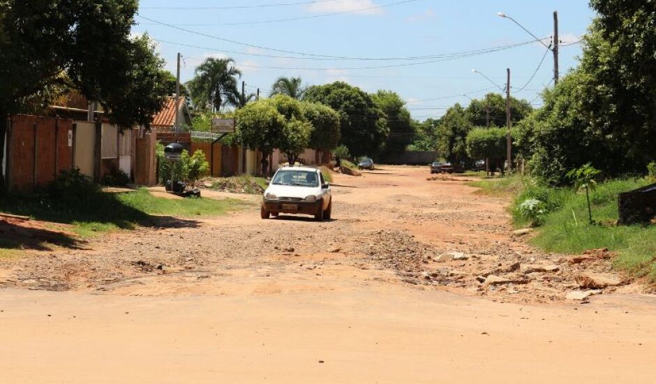 Muitas ruas de Três Lagoas ainda não dispõe de asfalto e drenagem