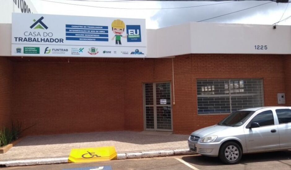 A agência fica localizada na rua Barão do Rio Branco, 1225 – Centro