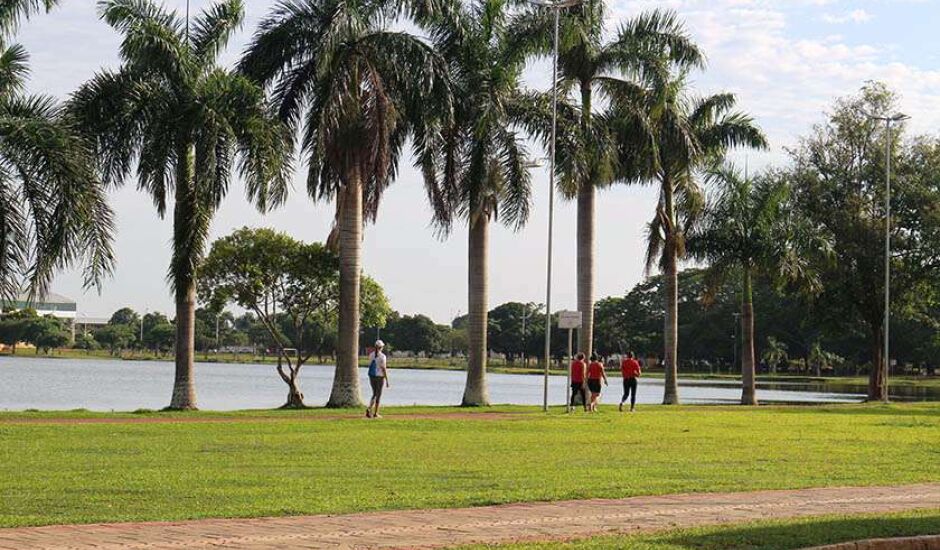 Lagoa Maior, principal cartão postal de Três Lagoas, também é área de lazer e saúde.