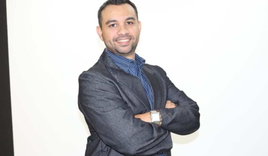 Júnio Xavier é formado em administração e pós graduado em Mercado de Capitais.