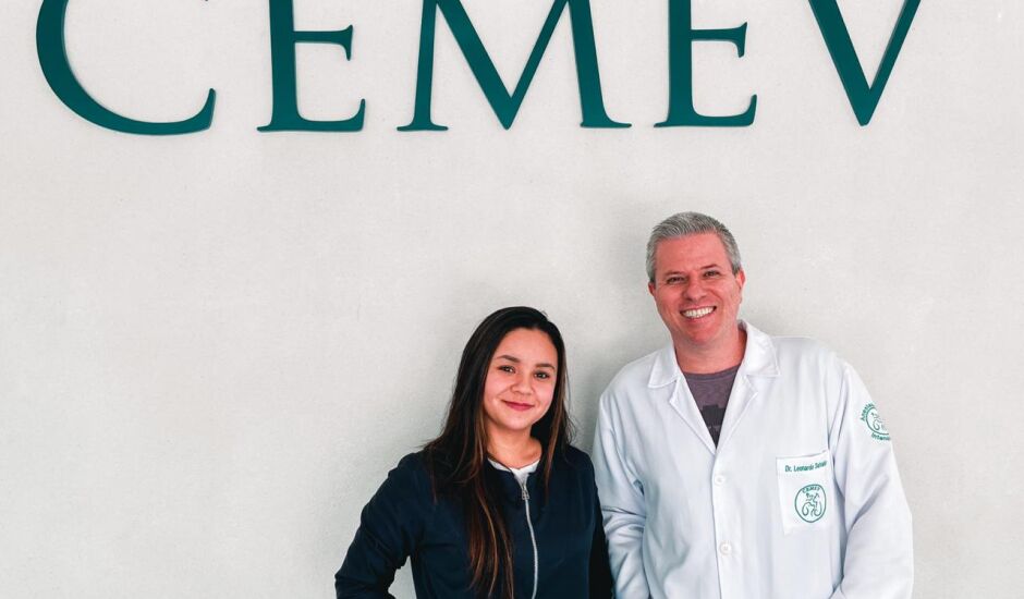 Rayane Amaral e Leonardo Salvador, médicos veterinários do CEMEV