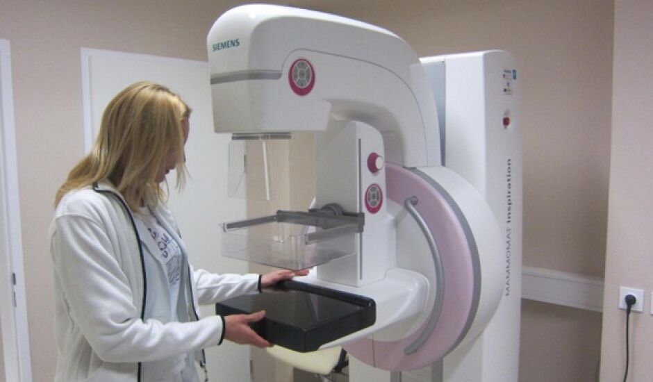 O exame é rápido e ajuda a prevenir e identificar o câncer de mama