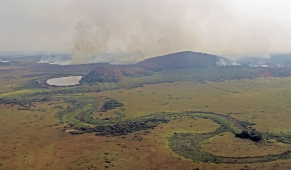 Pantanal enfrenta tragédia com seca e incêndios que destruíram 2 milhões de hectares do bioma em Mato Grosso do Sul em 2020.