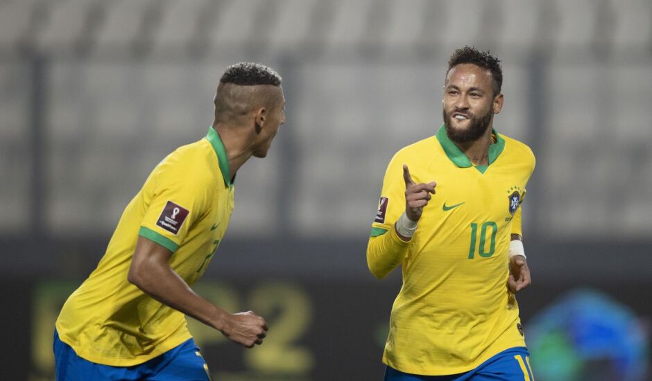 Neymar marca três vezes e seleção vence Peru nas Eliminatórias