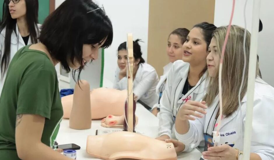 Acadêmicas do curso de Enfermagem da Unigran em Campo Grande