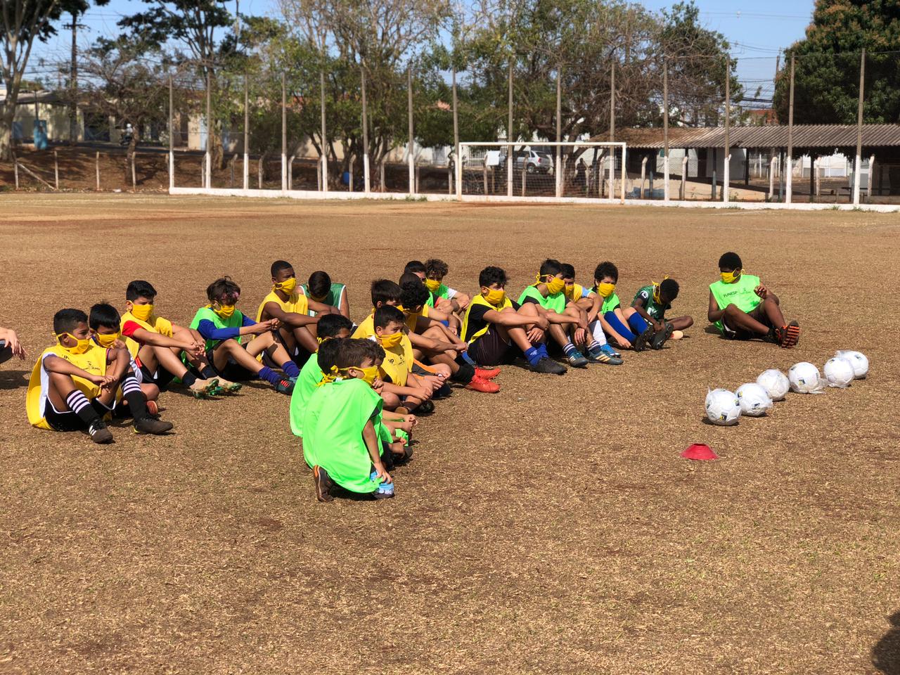 Inscrições abertas para aulas gratuitas de futebol de campo – PMBG