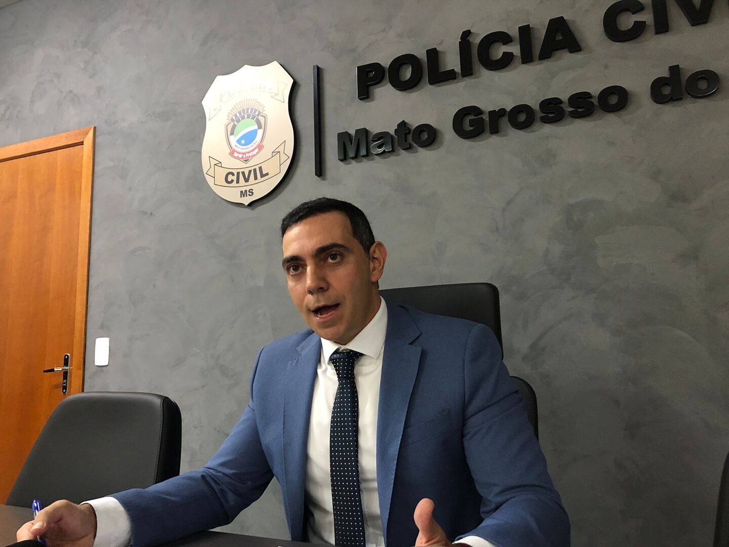 Delegado-Geral da Polícia Civil, Roberto Gurgel, durante entrevista coletiva